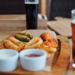 Piwo i ser – jak łączyć smaki, by zaskoczyć podniebienie?